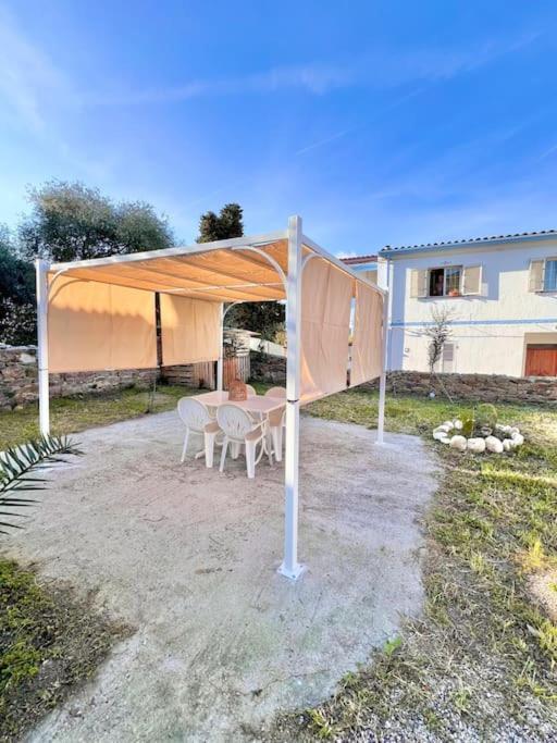 Casetta Bianca Con Giardino Posada  Exterior photo