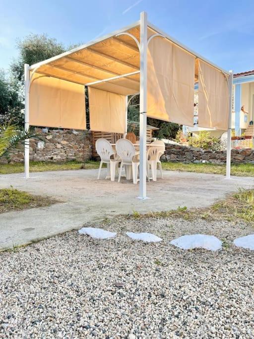 Casetta Bianca Con Giardino Posada  Exterior photo
